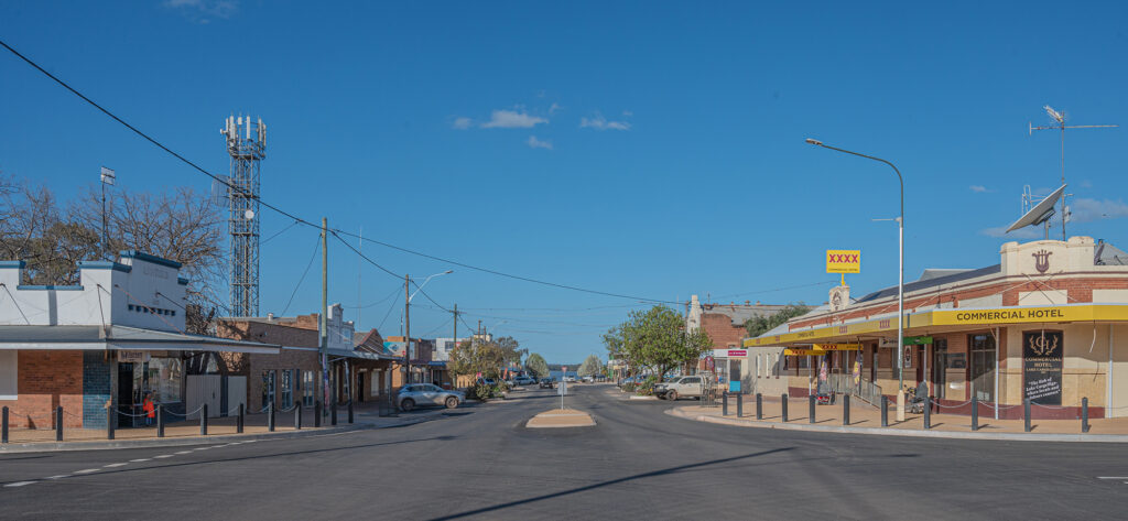 Wide main street Lake cargelligo