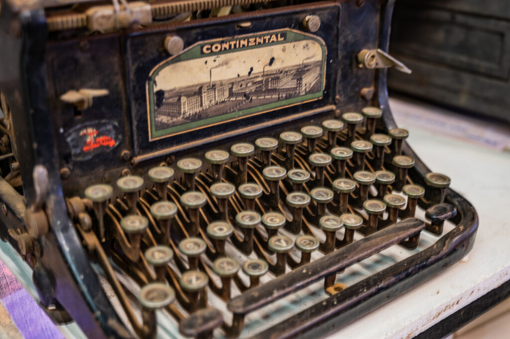 old typewritter Lake Cargelligo Museum